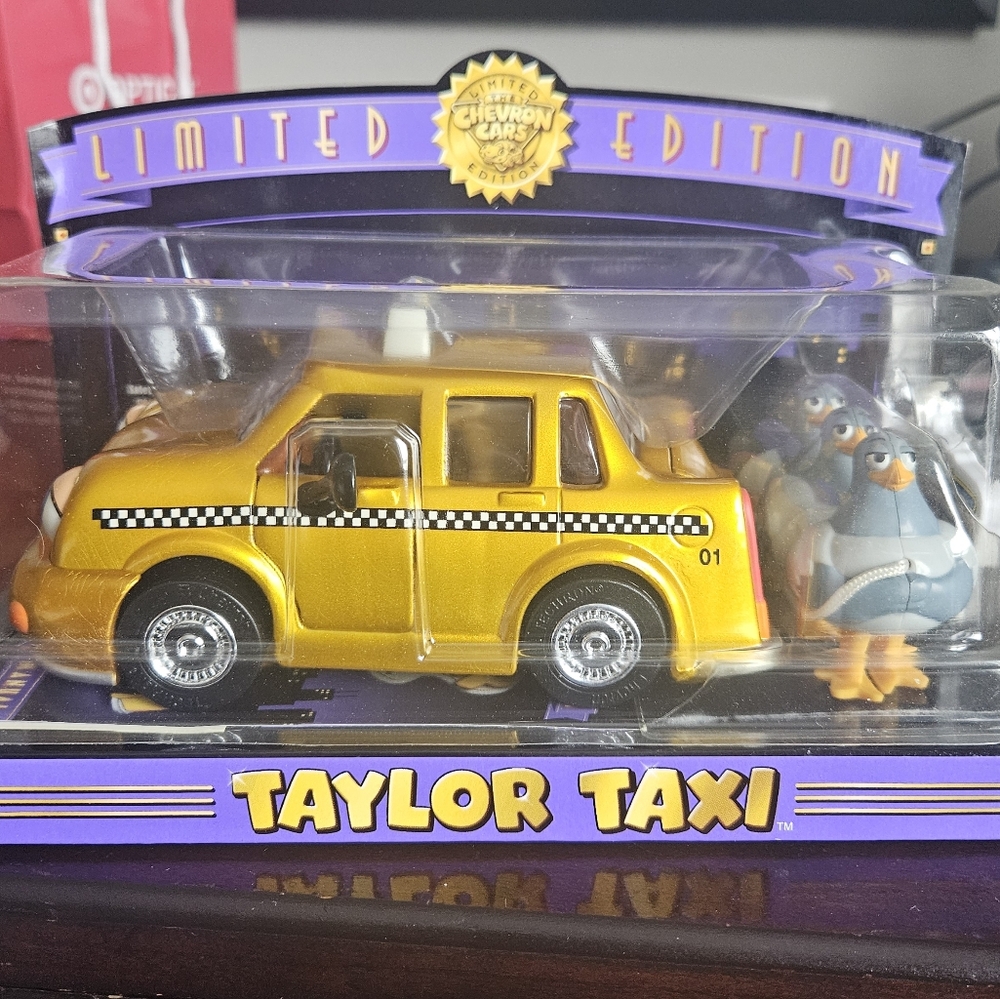LE Golden Taylor Taxi